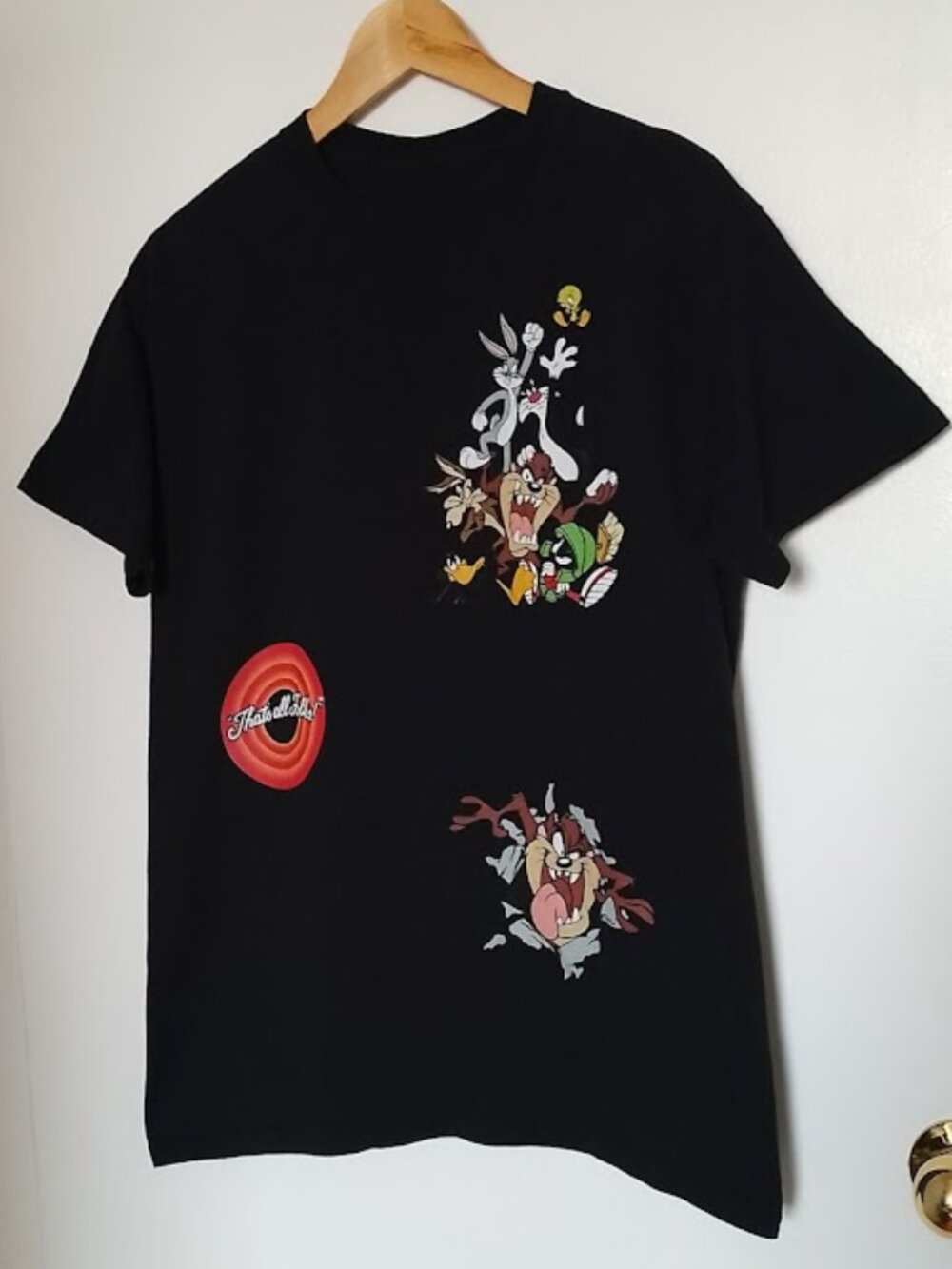 Looney Tunes Mens’ T-shirt, Black with Multiple Graphics, Size M